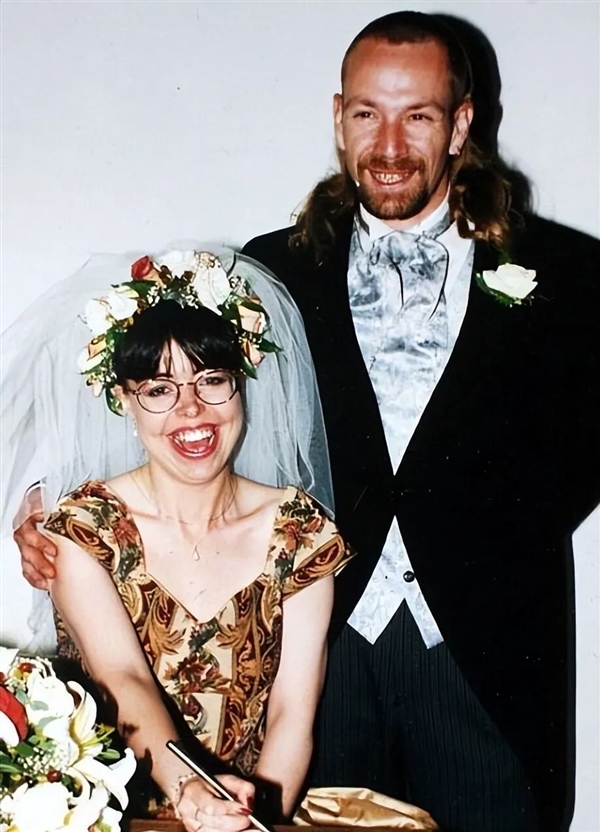 香港娛樂城：两次车祸后女子患罕见失忆症：记忆会自动清除 每次醒来都是1994年！